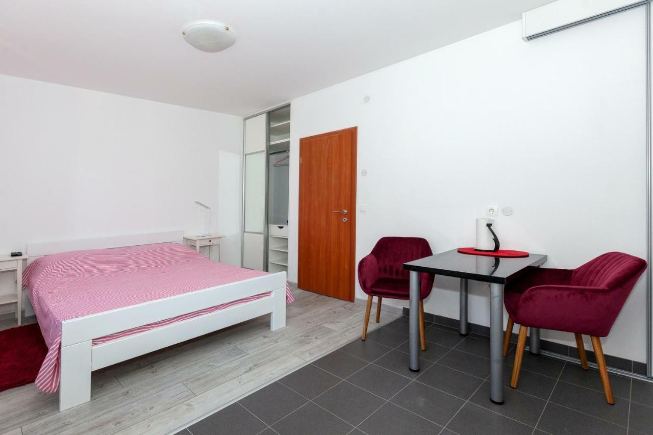 Studio Apartment Toma 斯普利特 外观 照片